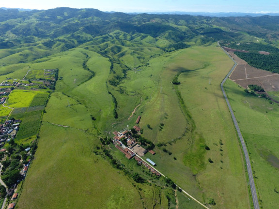 Imagem Fazenda à Venda, 400.529 HA em Parque Residencial Maria Elmira - Caçapava