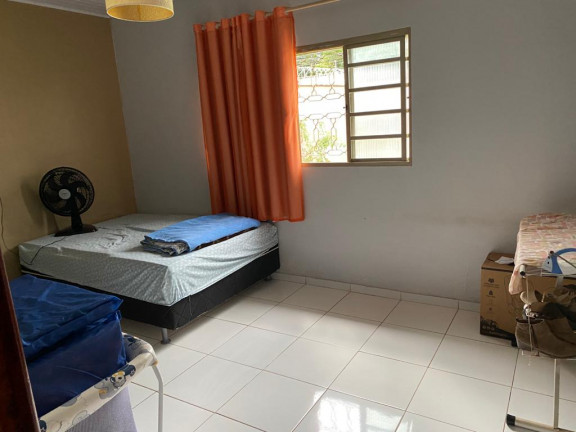 Imagem Casa com 3 Quartos à Venda, 210 m² em Parque Flamboyant - Goiânia Imagem Casa com 3 Quartos à Venda, 210 m² em Parque Flamboyant - Goiânia