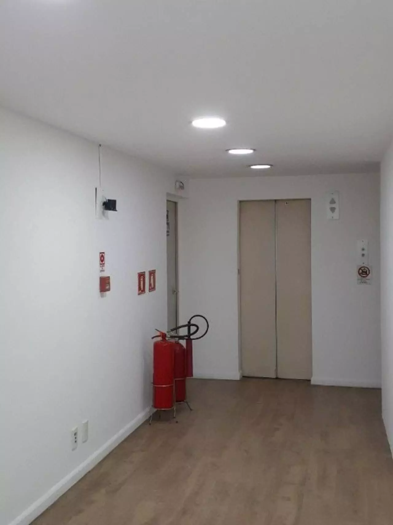 Imagem Sala Comercial à Venda ou Locação, 204 m²em Cidade Monções - São Paulo