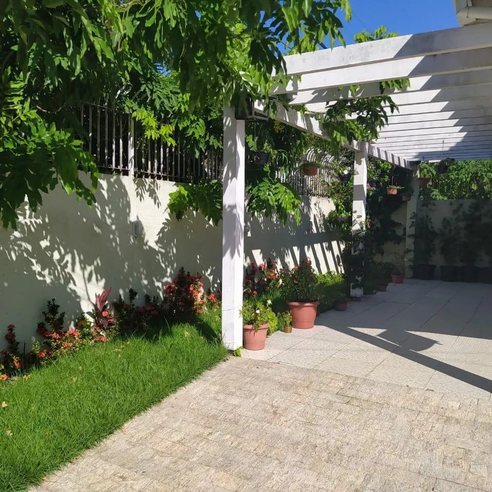 Imagem Casa com 6 Quartos à Venda, 276 m²em Santa Mônica - Florianópolis