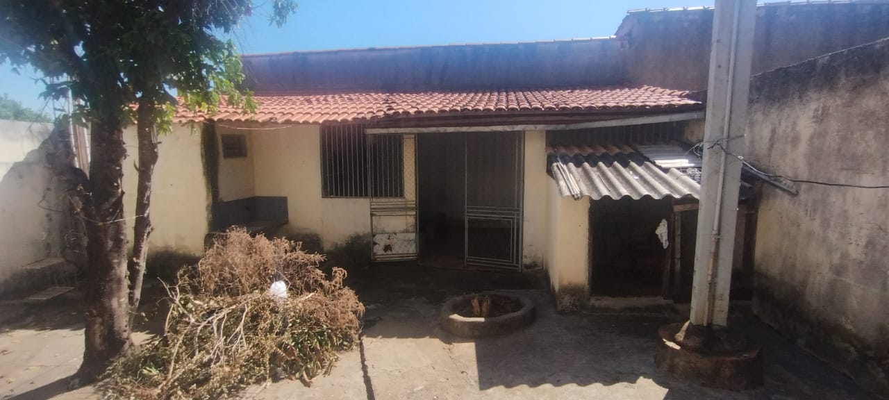 Imagem Casa com 3 Quartos à Venda, 70 m² em Santa Efigênia - Caldas Novas