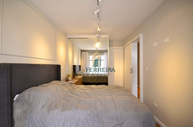Imagem Sobrado com 3 Quartos à Venda, em Santa Cândida - Curitiba Imagem Sobrado com 3 Quartos à Venda, em Santa Cândida - Curitiba