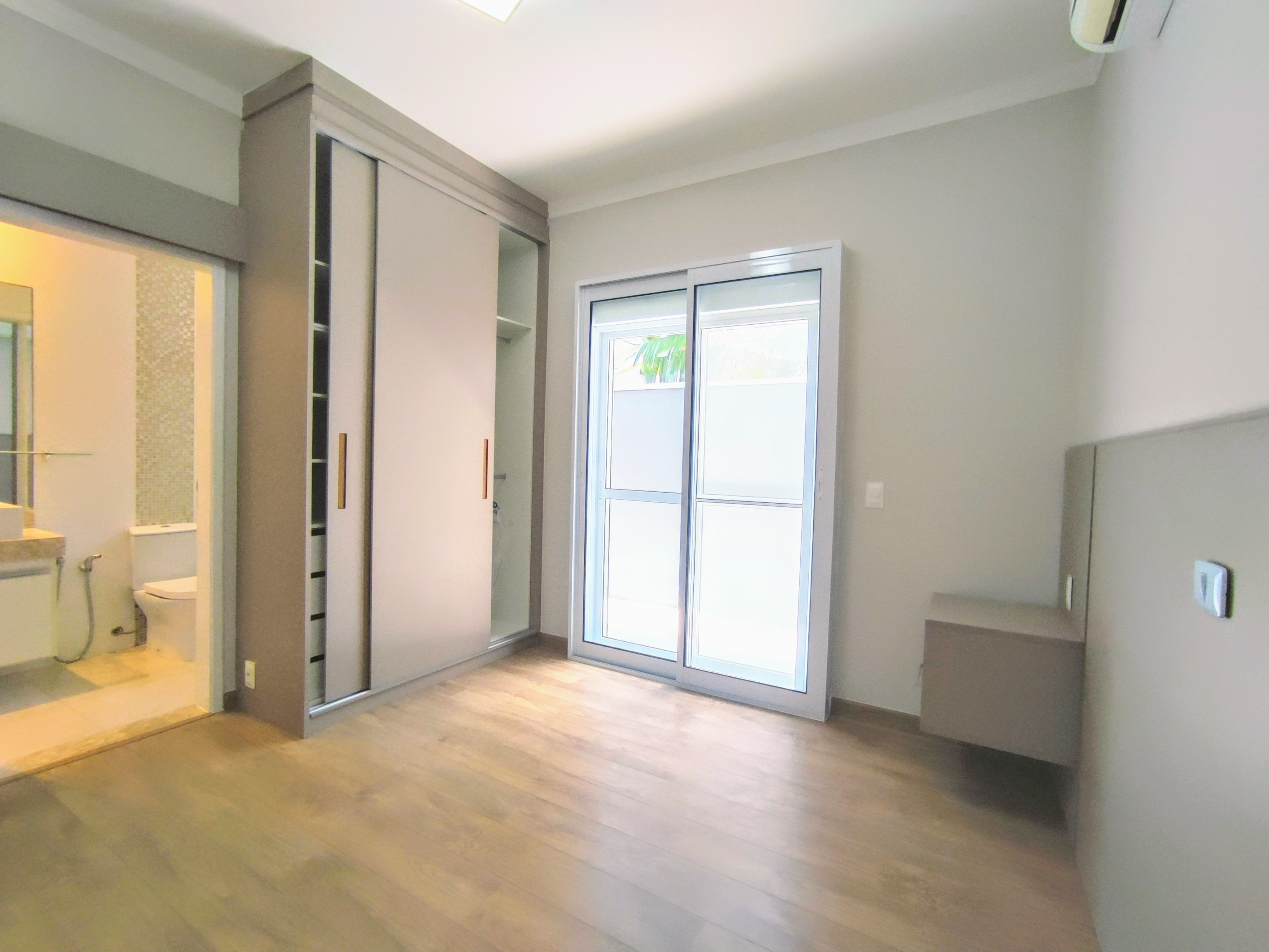 Imagem Casa de Condomínio com 4 Quartos à Venda ou Locação, 220 m²em Condomínio Reserva da Serra - Jundiaí