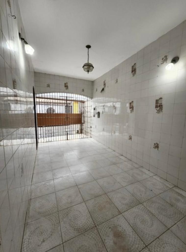 Imagem Casa com 4 Quartos à Venda, 300 m²em Umarizal - Belém Imagem Casa com 4 Quartos à Venda, 300 m²em Umarizal - Belém