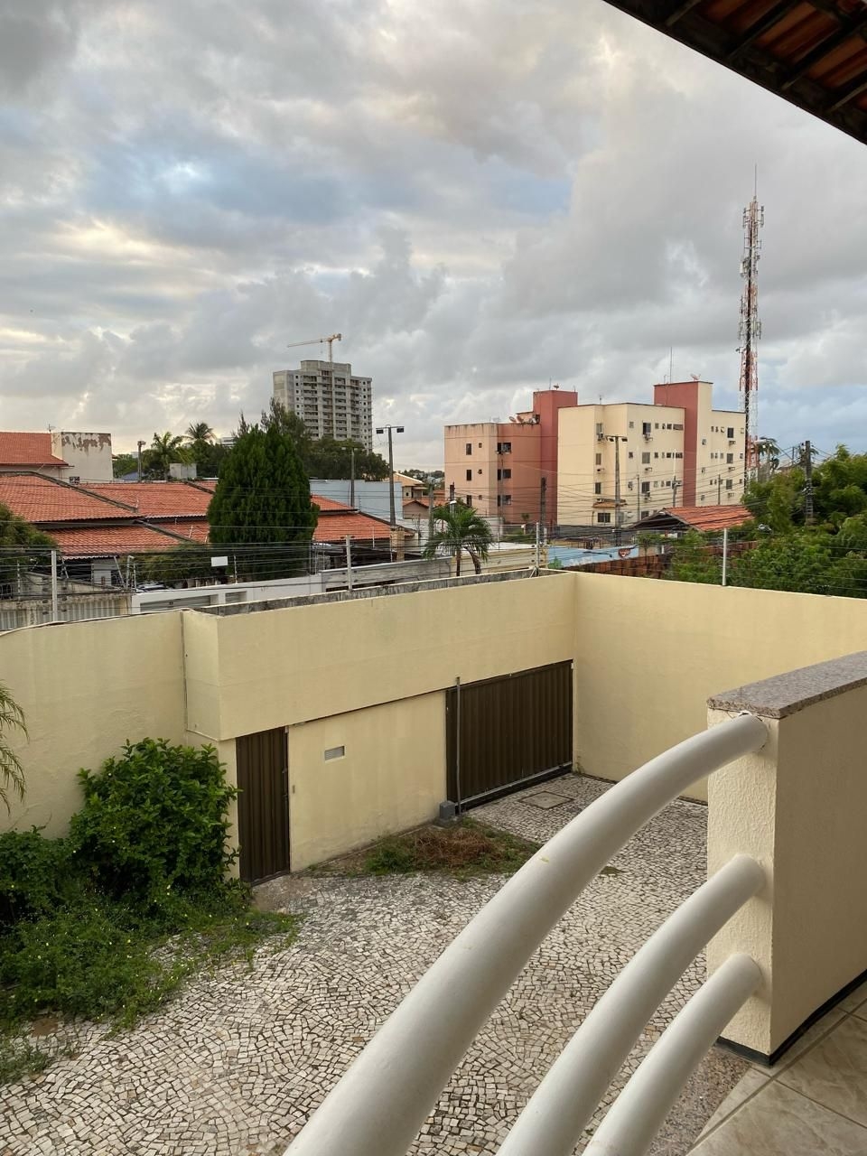 Imagem Casa com 5 Quartos para Alugar, 435 m²em Engenheiro Luciano Cavalcante - Fortaleza Imagem Casa com 5 Quartos para Alugar, 435 m²em Engenheiro Luciano Cavalcante - Fortaleza