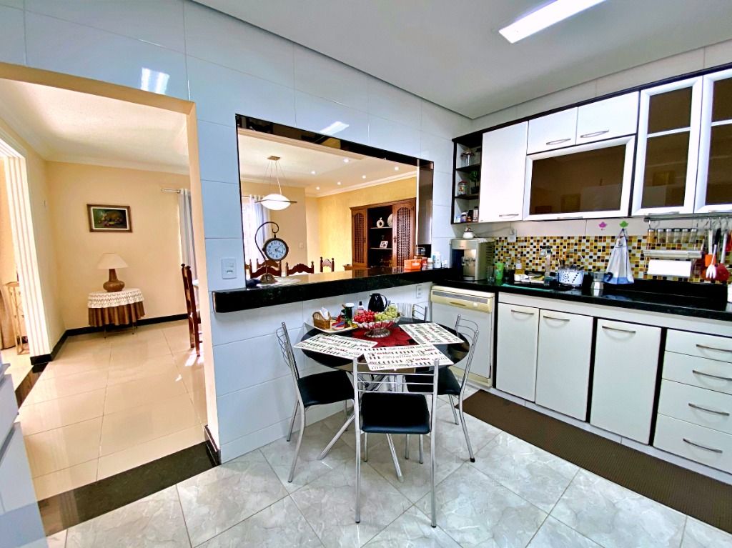 Imagem Casa com 3 Quartos à Venda, 266 m² em Planalto - Belo Horizonte Imagem Casa com 3 Quartos à Venda, 266 m² em Planalto - Belo Horizonte