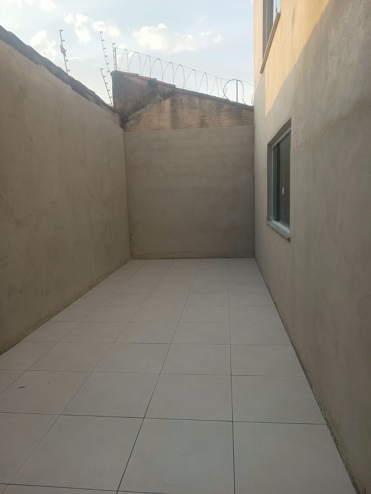 Imagem Galpão para Alugar, 280 m²em Vila Galvão - Guarulhos
