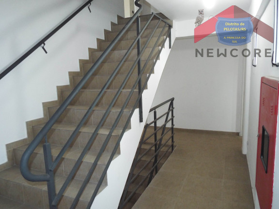 Imagem Apartamento com 2 Quartos à Venda, 45 m² em Porto - Pelotas