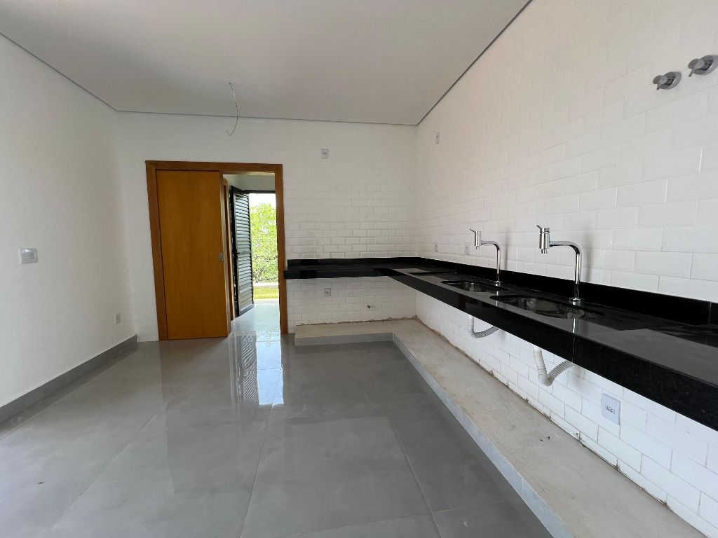 Imagem Casa de Condomínio com 4 Quartos à Venda, 200 m² em - Imagem Casa de Condomínio com 4 Quartos à Venda, 200 m² em -