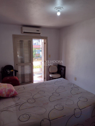 Imagem Casa com 3 Quartos à Venda, 185 m² em Santa Maria Goretti - Porto Alegre Imagem Casa com 3 Quartos à Venda, 185 m² em Santa Maria Goretti - Porto Alegre