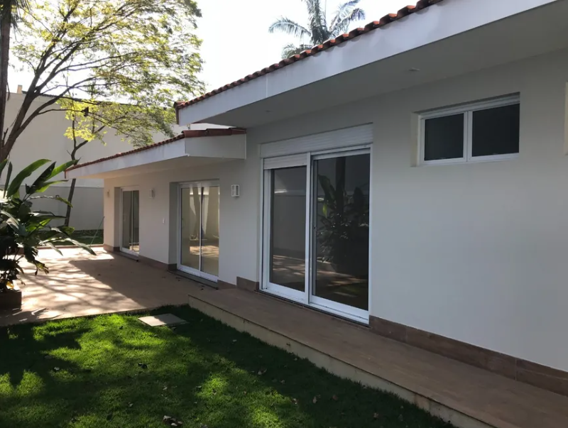 Imagem Casa com 4 Quartos para Alugar ou Temporada, 238 m²em Santo Amaro - São Paulo