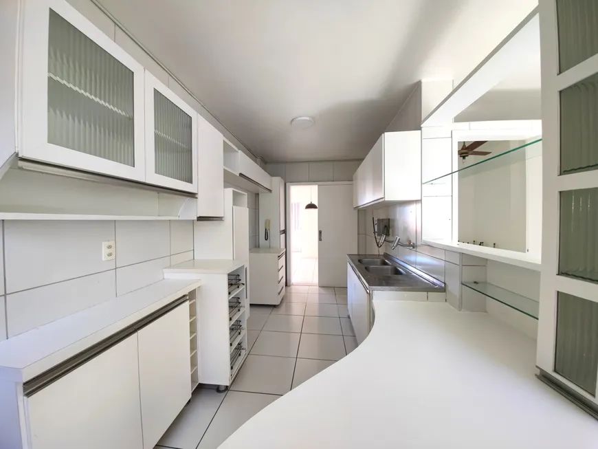 Imagem Apartamento com 3 Quartos à Venda, 125 m²em Cocó - Fortaleza