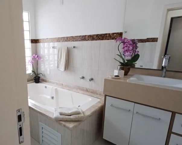 Imagem Casa com 3 Quartos à Venda, 263 m² em Jurerê Internacional - Florianópolis Imagem Casa com 3 Quartos à Venda, 263 m² em Jurerê Internacional - Florianópolis