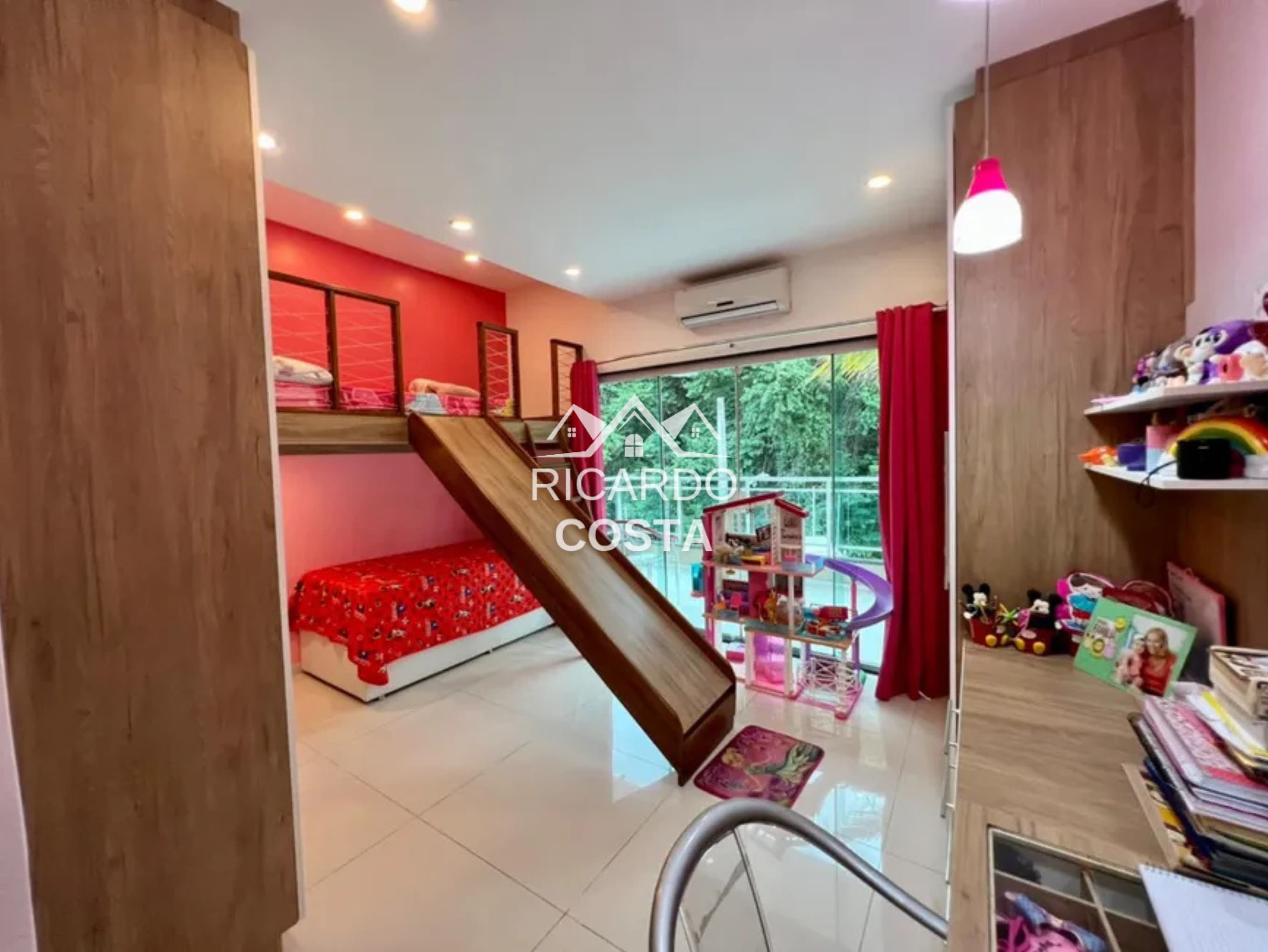 Imagem Casa de Condomínio com 3 Quartos à Venda ou Locação, 310 m² em Jacarepaguá - Rio de Janeiro Imagem Casa de Condomínio com 3 Quartos à Venda ou Locação, 310 m² em Jacarepaguá - Rio de Janeiro