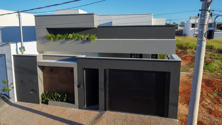 Casa com 3 Quartos à Venda, 145 m² em Aclimação - Uberlândia