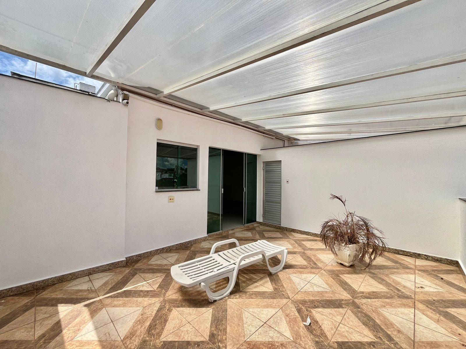 Imagem Casa com 4 Quartos à Venda, 220 m²em Rio Branco - Belo Horizonte Imagem Casa com 4 Quartos à Venda, 220 m²em Rio Branco - Belo Horizonte