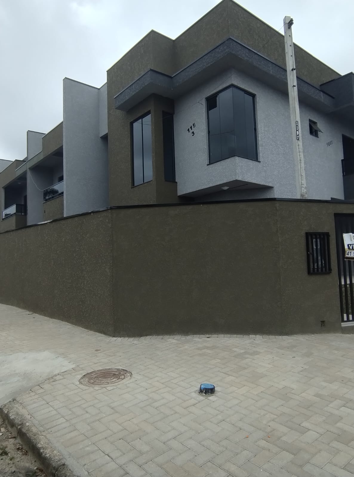 Imagem Sobrado com 3 Quartos à Venda, 96 m² em Sítio Cercado - Curitiba