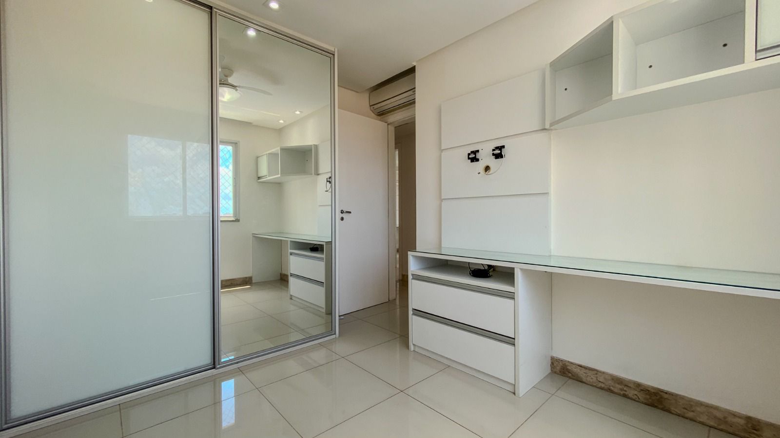 Imagem Apartamento com 3 Quartos para Alugar, 87 m²em Centro - Lauro de Freitas Imagem Apartamento com 3 Quartos para Alugar, 87 m²em Centro - Lauro de Freitas