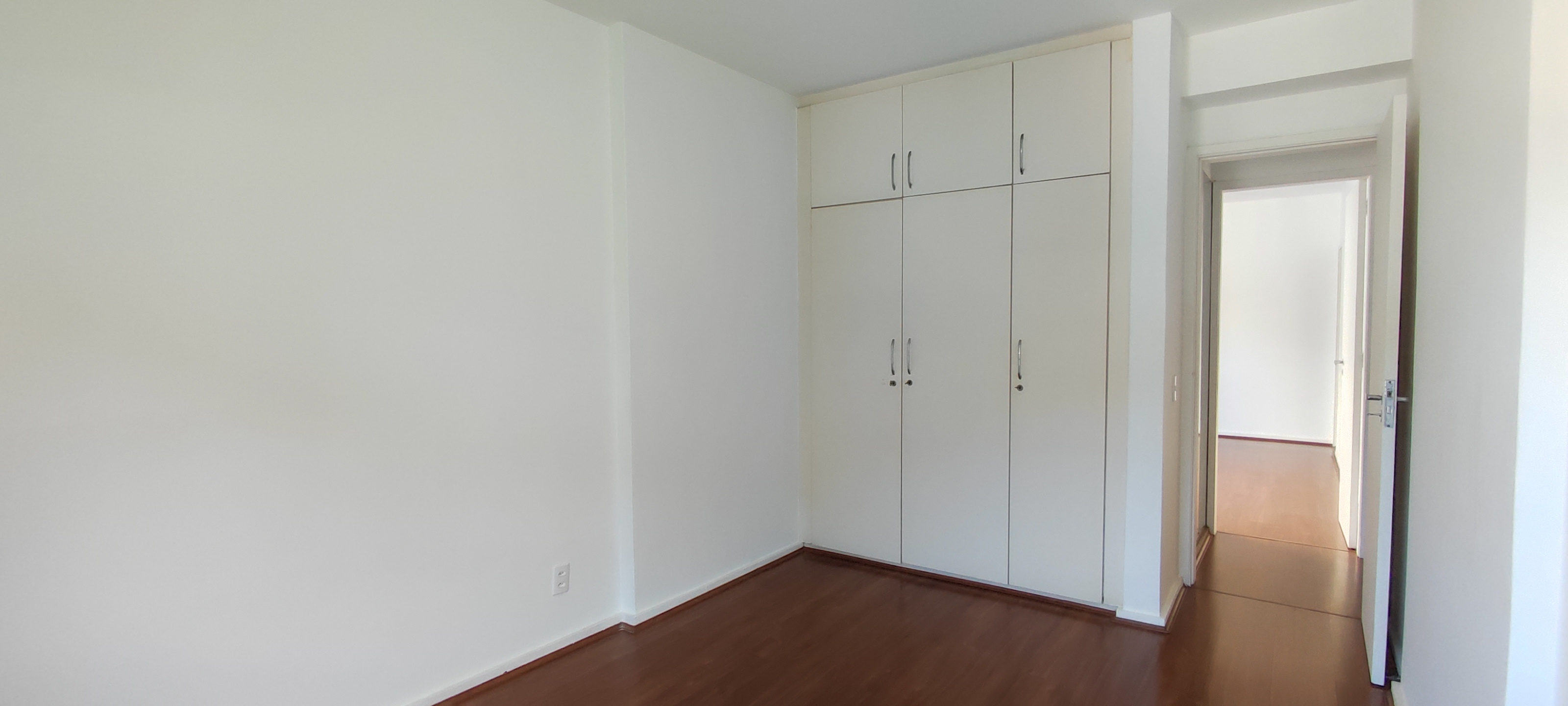 Imagem Apartamento com 3 Quartos à Venda, 118 m²em Laranjeiras - Rio de Janeiro Imagem Apartamento com 3 Quartos à Venda, 118 m²em Laranjeiras - Rio de Janeiro