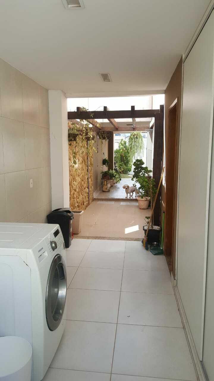 Imagem Casa de Condomínio com 3 Quartos à Venda, 248 m² em Campo Grande - Rio de Janeiro Imagem Casa de Condomínio com 3 Quartos à Venda, 248 m² em Campo Grande - Rio de Janeiro
