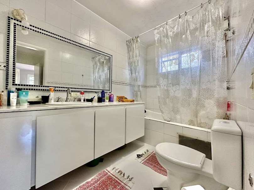 Imagem Casa com 4 Quartos à Venda, 228 m² em Jardim Jussara - São Paulo