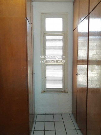 Imagem Casa com 4 Quartos à Venda, 279 m²em Vila União - Fortaleza