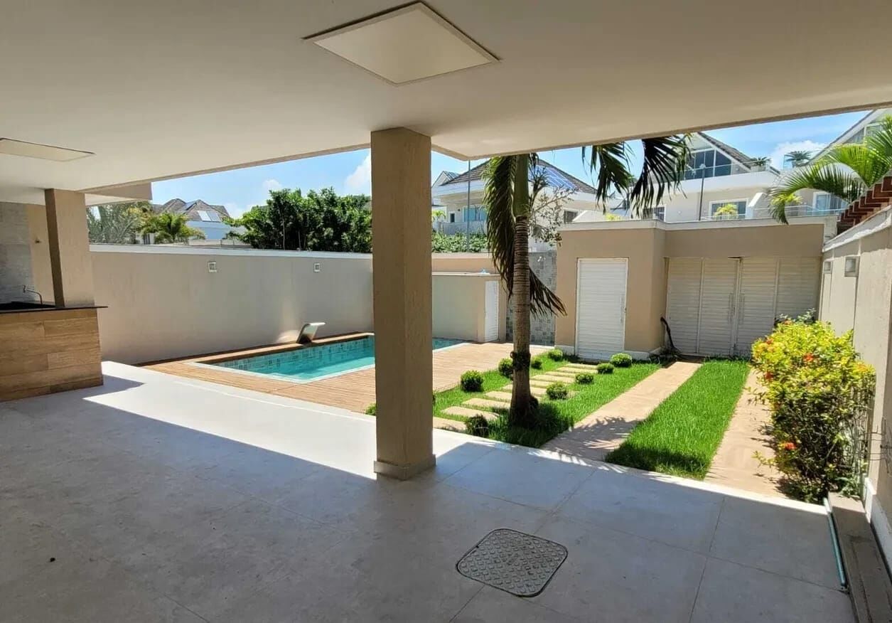 Imagem Casa com 4 Quartos para Alugar, 360 m²em Recreio dos Bandeirantes - Rio de Janeiro