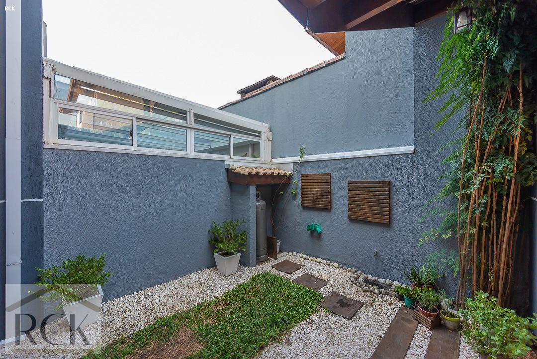 Imagem Sobrado com 3 Quartos à Venda, 162 m²em Uberaba - Curitiba Imagem Sobrado com 3 Quartos à Venda, 162 m²em Uberaba - Curitiba