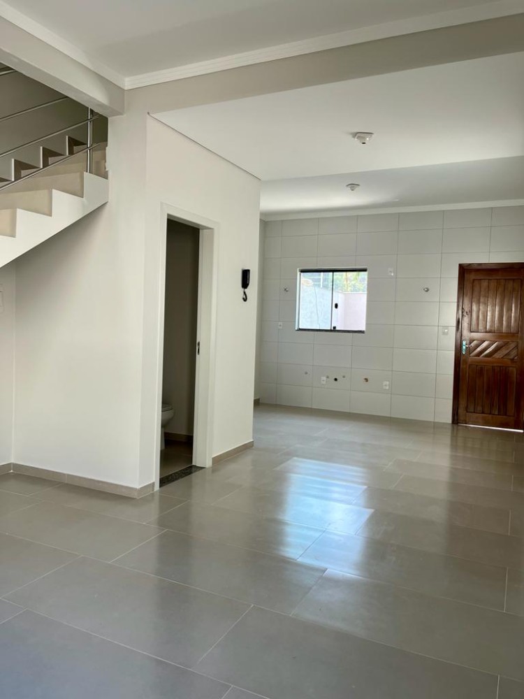 Imagem Sobrado com 3 Quartos à Venda, 116 m²em Bom Retiro - Joinville