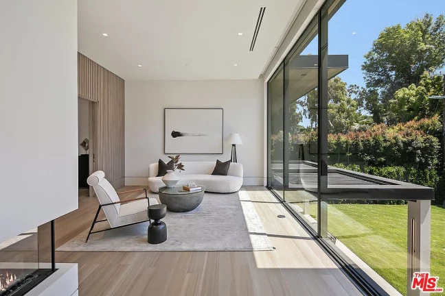 Imagem Casa de Condomínio com 7 Quartos à Venda, 982 m²em Alphaville Residencial Um - Barueri Imagem Casa de Condomínio com 7 Quartos à Venda, 982 m²em Alphaville Residencial Um - Barueri