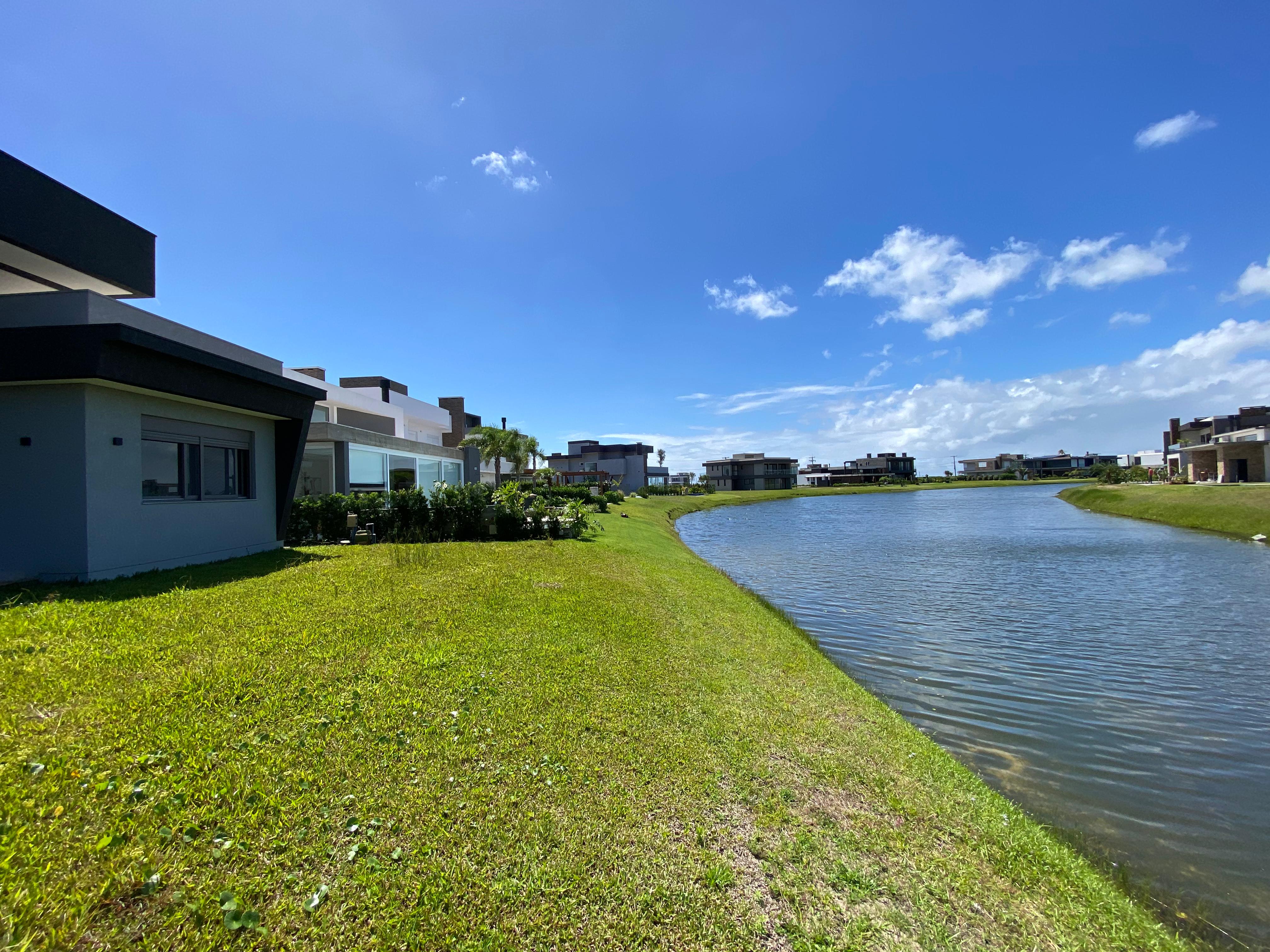 Imagem Casa de Condomínio com 4 Quartos à Venda, 220 m² em Capão Novo Costa Serena - Capão da Canoa