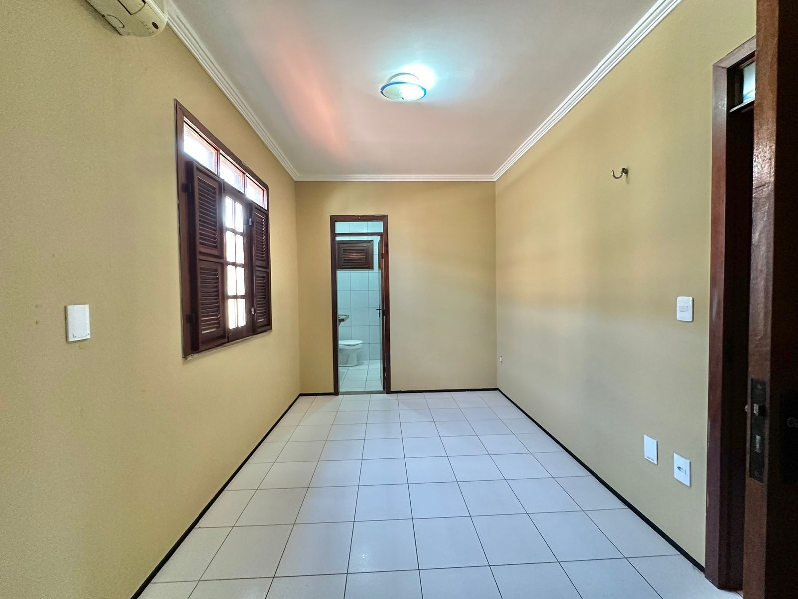 Imagem Casa de Condomínio com 4 Quartos à Venda, 134 m² em Sapiranga-Coité - Fortaleza Imagem Casa de Condomínio com 4 Quartos à Venda, 134 m² em Sapiranga-Coité - Fortaleza
