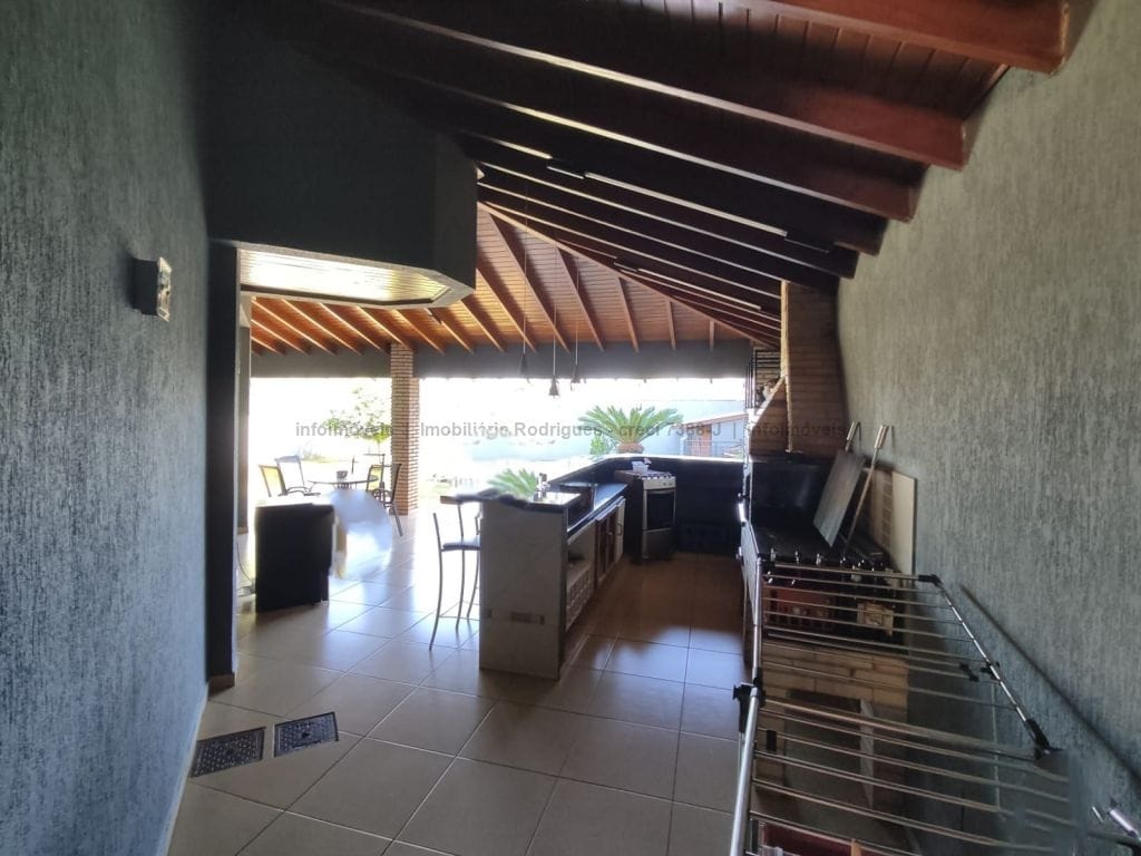 Imagem Sobrado com 4 Quartos à Venda, 254 m²em Parque Residencial Rita Vieira - Campo Grande