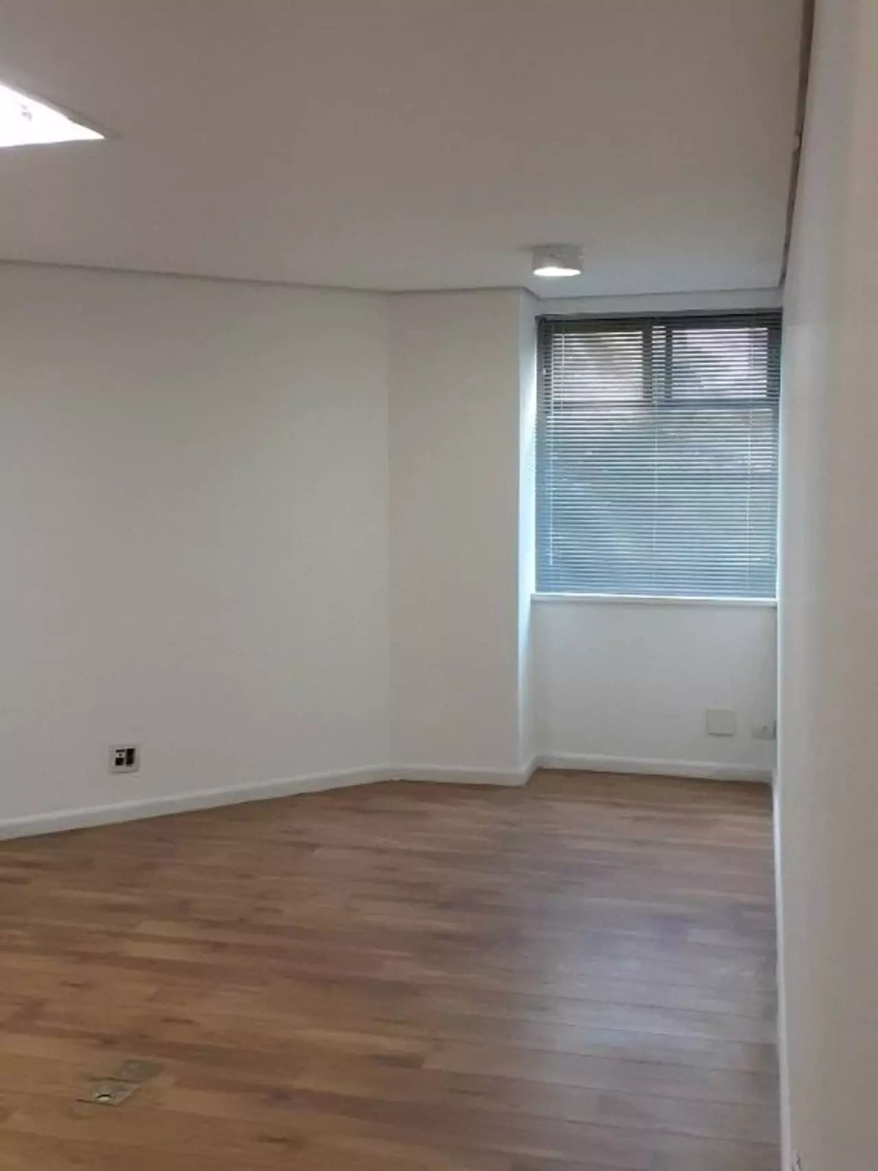 Imagem Sala Comercial à Venda ou Locação, 204 m² em Cidade Monções - São Paulo Imagem Sala Comercial à Venda ou Locação, 204 m² em Cidade Monções - São Paulo