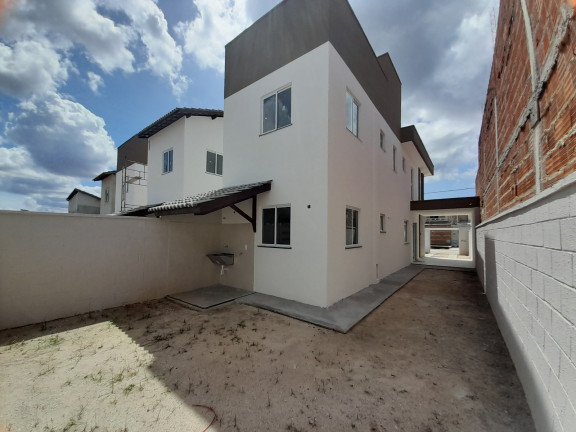 Imagem Casa com 3 Quartos à Venda, 104 m² em Centro - Eusébio