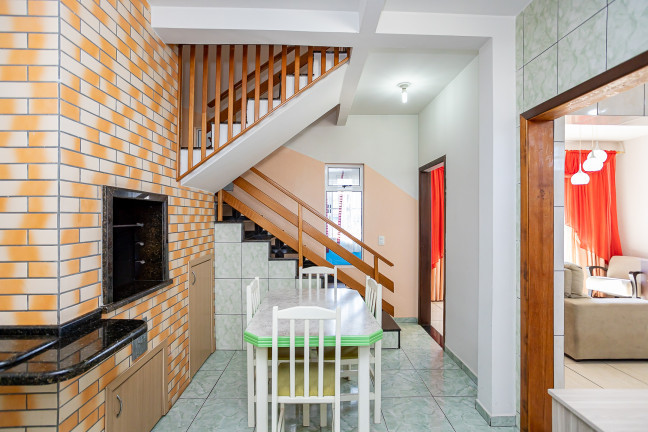 Imagem Casa com 3 Quartos à Venda, em Sítio Cercado - Curitiba Imagem Casa com 3 Quartos à Venda, em Sítio Cercado - Curitiba