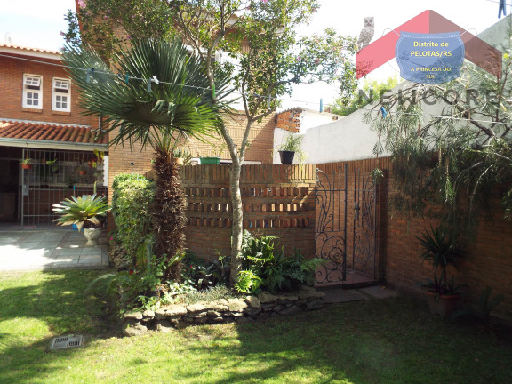 Imagem Casa com 4 Quartos à Venda, 315 m² em Centro - Pelotas