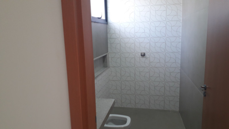 Imagem Casa com 3 Quartos à Venda, em Aclimação - Uberlândia Imagem Casa com 3 Quartos à Venda, em Aclimação - Uberlândia