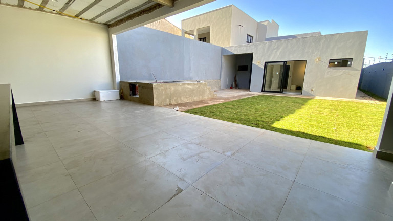 Imagem Casa de Condomínio com 3 Quartos à Venda,  em Samambaia Sul (Samambaia) - Brasília