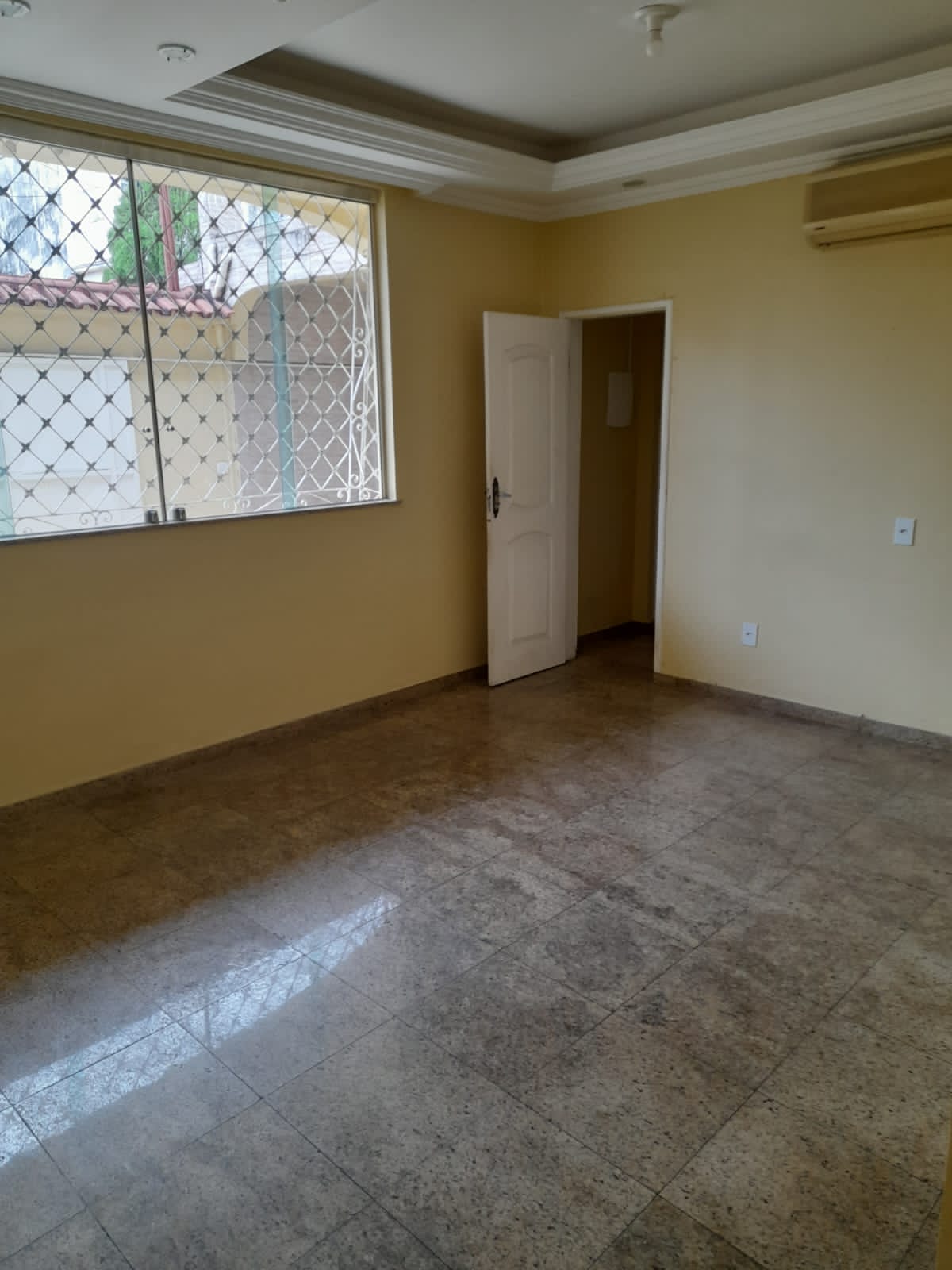 Imagem Casa com 5 Quartos à Venda ou Locação, 224 m²em Adrianópolis - Manaus Imagem Casa com 5 Quartos à Venda ou Locação, 224 m²em Adrianópolis - Manaus