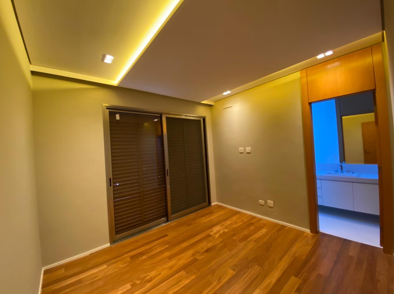 Imagem Casa de Condomínio com 4 Quartos à Venda, 575 m²em Centro Comercial Jubran - Barueri Imagem Casa de Condomínio com 4 Quartos à Venda, 575 m²em Centro Comercial Jubran - Barueri
