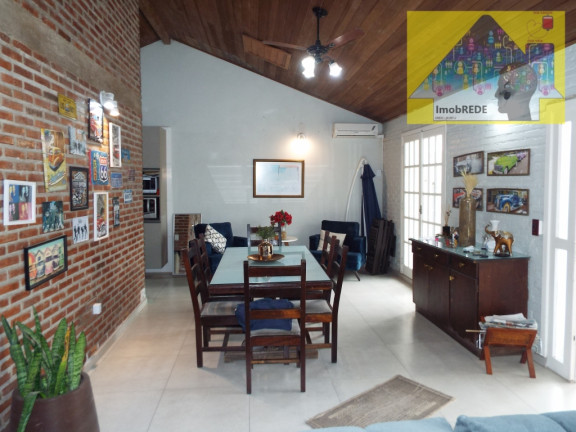 Imagem Casa com 2 Quartos à Venda, 120 m² em Laranjal - Pelotas