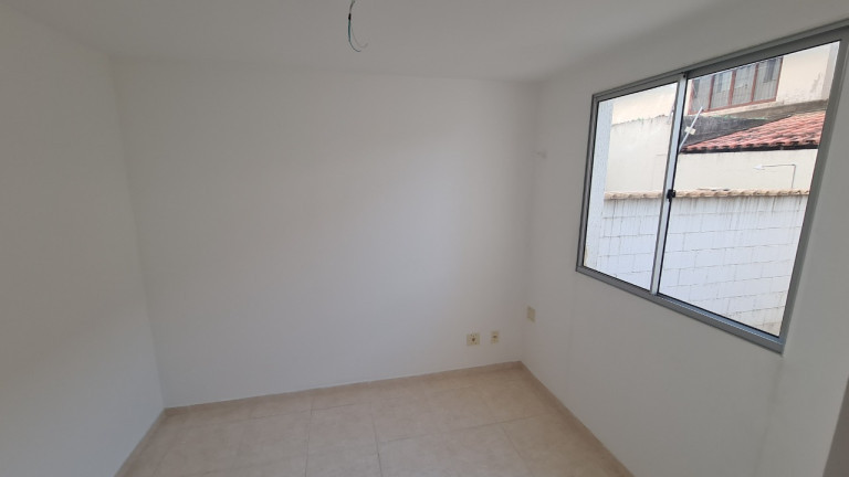 Imagem Apartamento com 2 Quartos à Venda,  em Santana - Cariacica