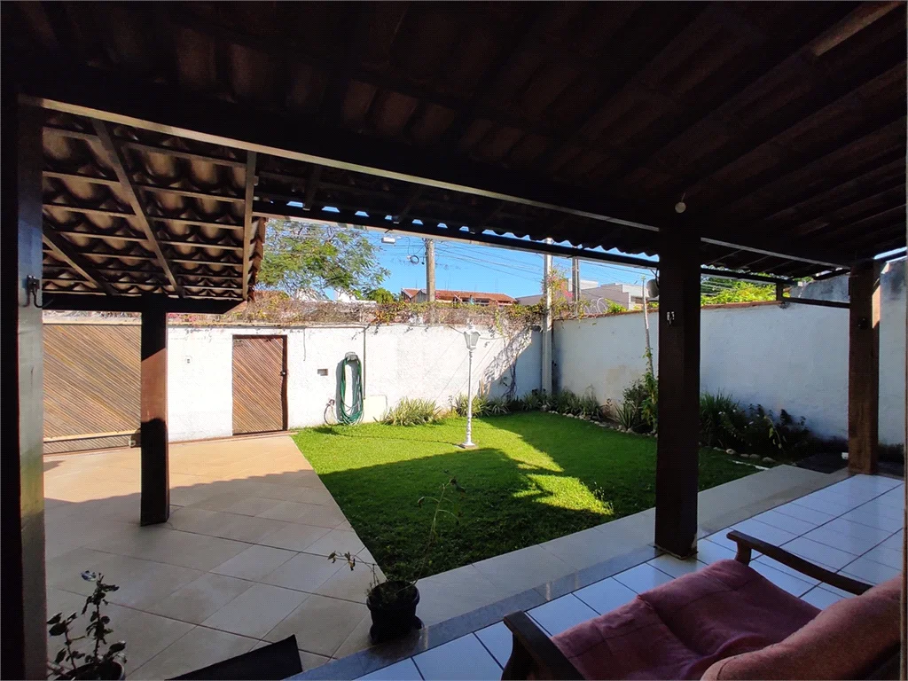 Imagem Casa com 3 Quartos à Venda, 200 m²em Piratininga - Niterói Imagem Casa com 3 Quartos à Venda, 200 m²em Piratininga - Niterói