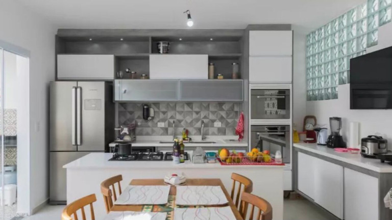 Imagem Sobrado com 3 Quartos à Venda, em Vila Firmiano Pinto - São Paulo Imagem Sobrado com 3 Quartos à Venda, em Vila Firmiano Pinto - São Paulo