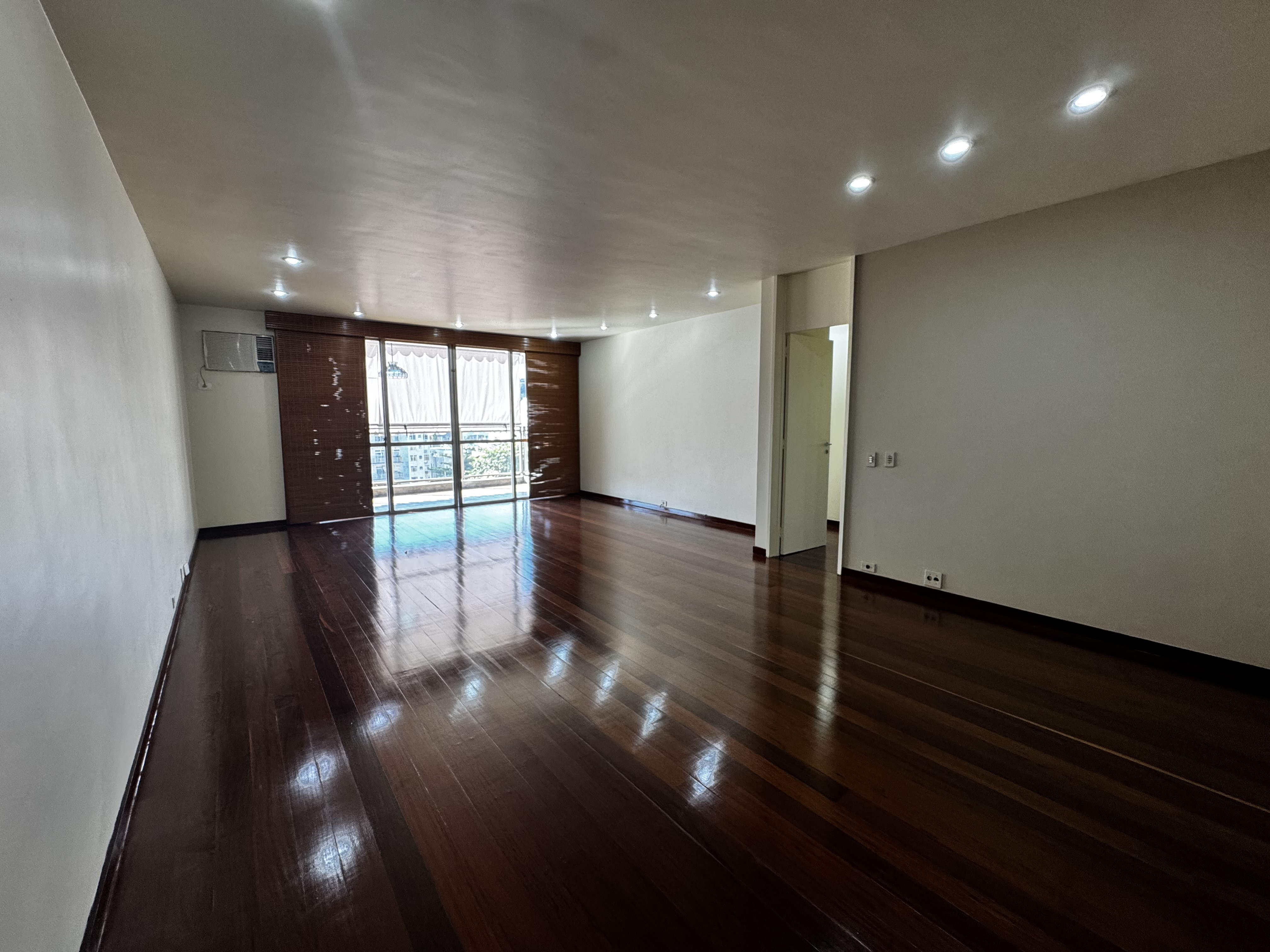 Foto do imóvel Apartamento com 3 Quartos à Venda, 150 m² em Laranjeiras - Rio de Janeiro