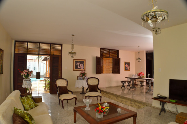 Imagem Casa com 5 Quartos à Venda, 600 m² em Calhau - São Luís Imagem Casa com 5 Quartos à Venda, 600 m² em Calhau - São Luís