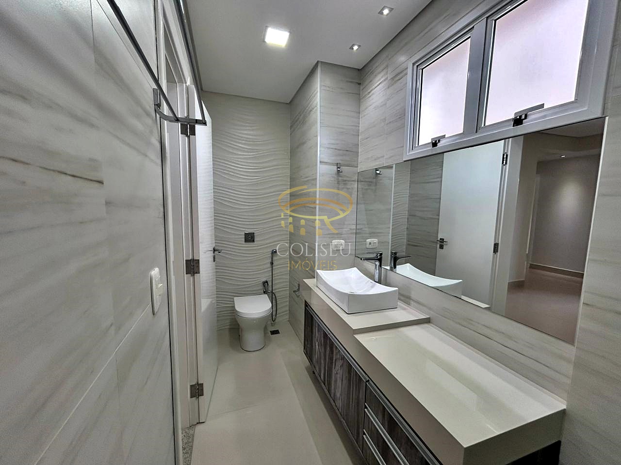 Imagem Apartamento com 3 Quartos à Venda, 147 m²em Zona Armazém - Maringá