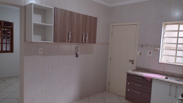 Imagem Sobrado com 3 Quartos para Alugar, 140 m²em Jardim das Laranjeiras - Limeira
