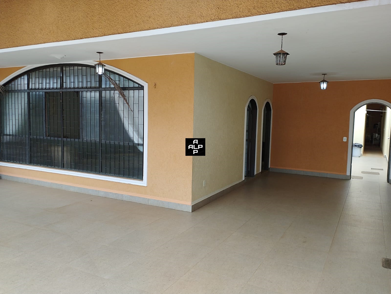 Casa com 5 Quartos à Venda, 210 m²em Taguatinga Norte (Taguatinga) - Brasília